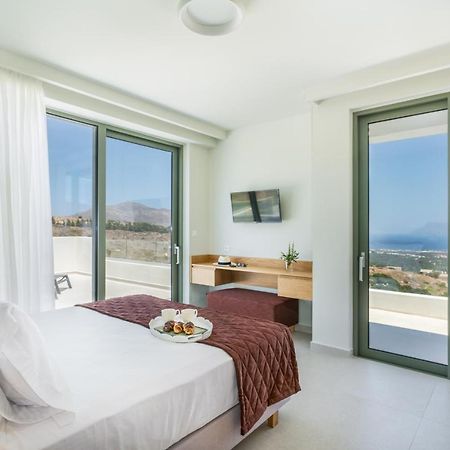 Luxurious Villa Cretan Aura With Private Heated Pool, Jacuzzi And Playroom Agios Ioannis  外观 照片