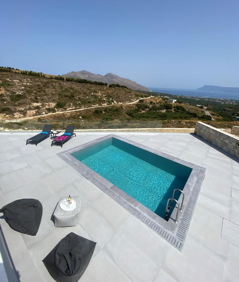 Luxurious Villa Cretan Aura With Private Heated Pool, Jacuzzi And Playroom Agios Ioannis  外观 照片