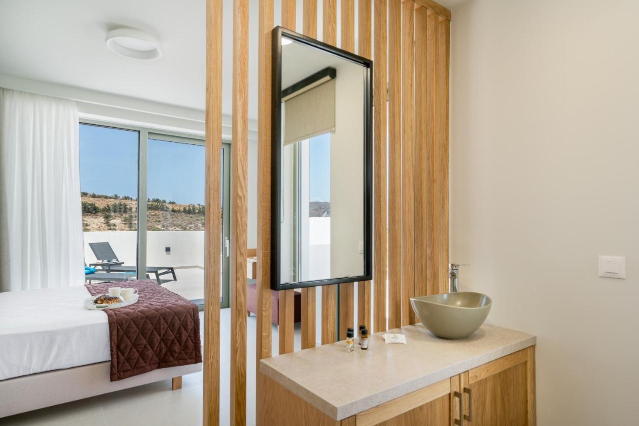 Luxurious Villa Cretan Aura With Private Heated Pool, Jacuzzi And Playroom Agios Ioannis  外观 照片