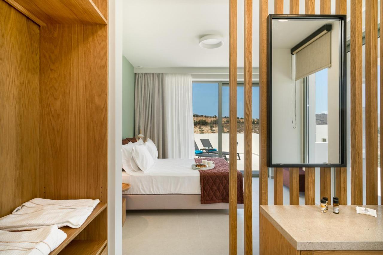 Luxurious Villa Cretan Aura With Private Heated Pool, Jacuzzi And Playroom Agios Ioannis  外观 照片