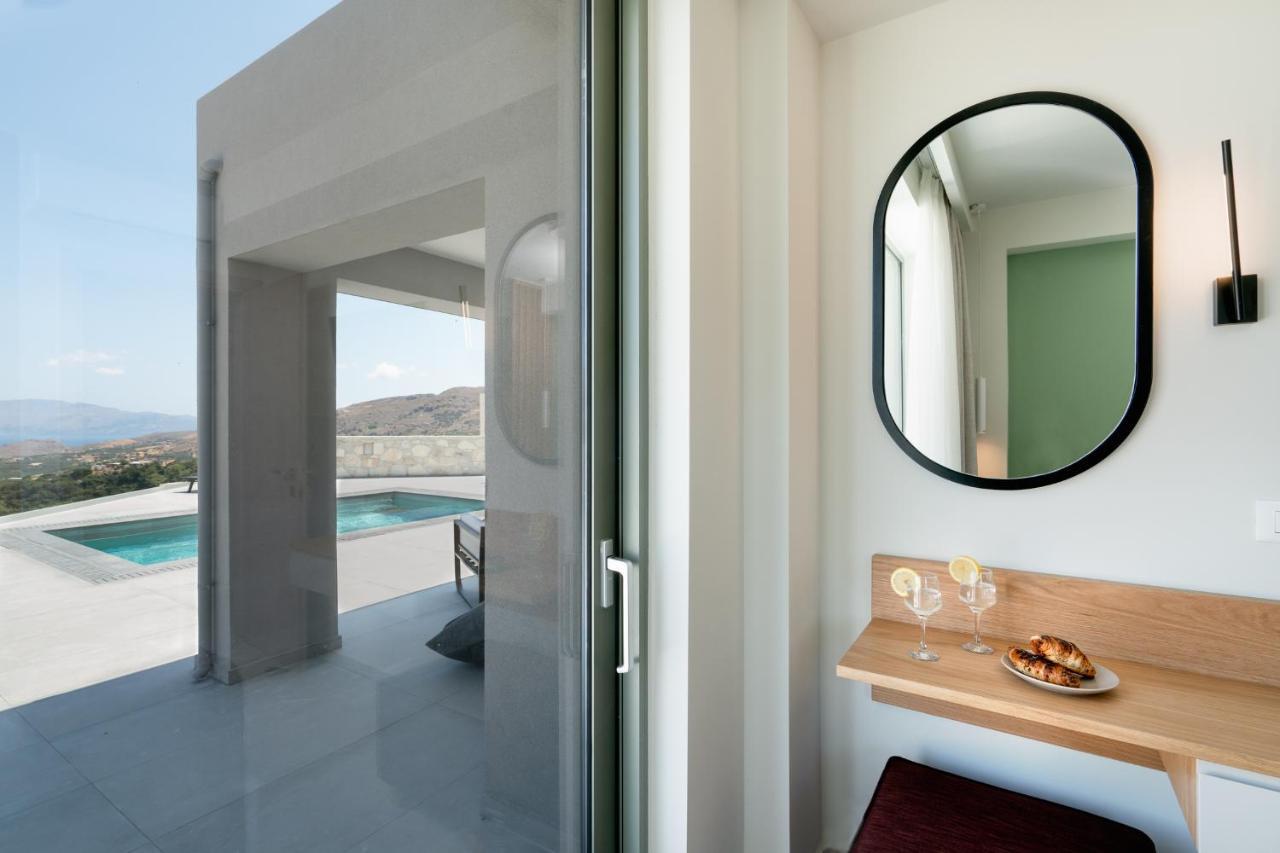 Luxurious Villa Cretan Aura With Private Heated Pool, Jacuzzi And Playroom Agios Ioannis  外观 照片
